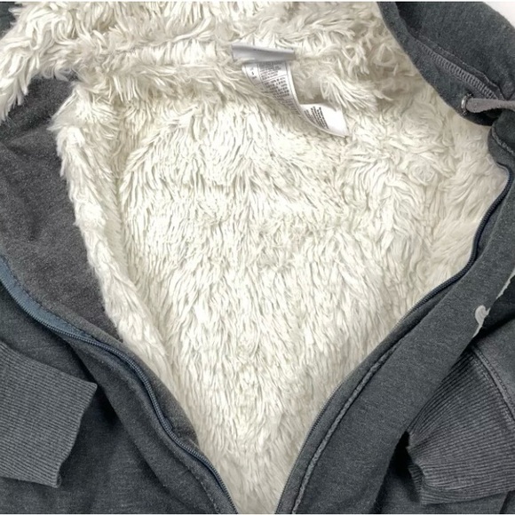 Walt Disney World Sherpa Embroidered Gray  sweatshirt Women’s  S EUC full zip - Picture 6 of 8